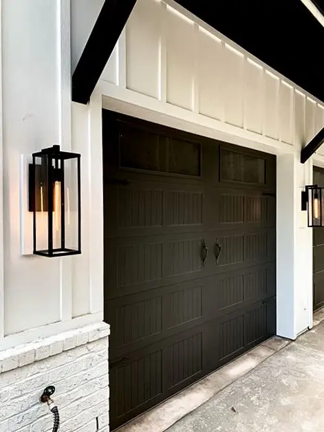 Steel and insulated garage doors Calgary for residential replacement